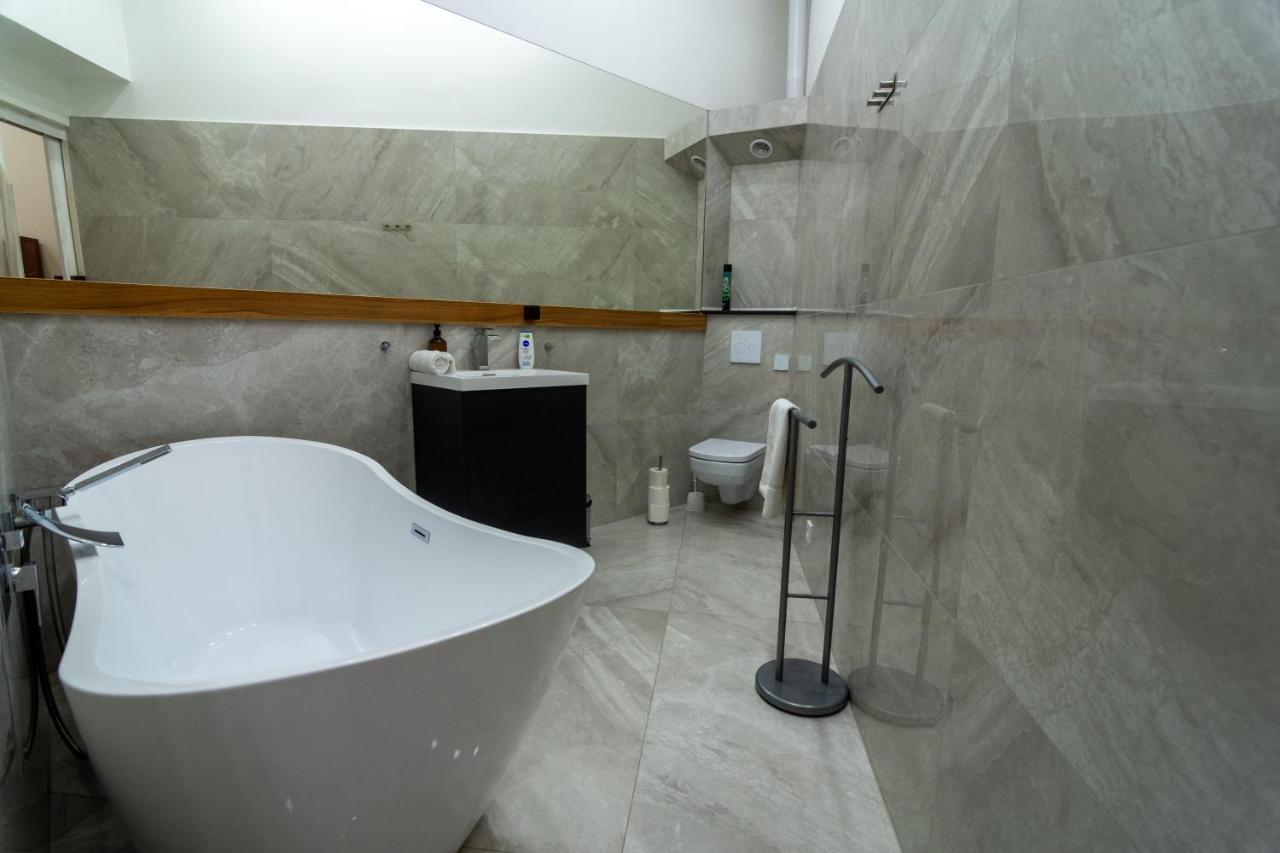Tower Szeged Belvarosi Exkluziv Panoramas Apartman - Free Parking ภายนอก รูปภาพ
