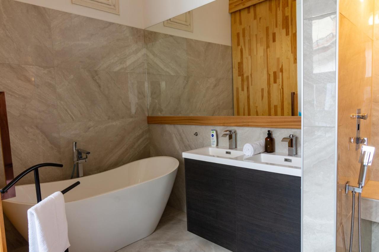Tower Szeged Belvarosi Exkluziv Panoramas Apartman - Free Parking ภายนอก รูปภาพ